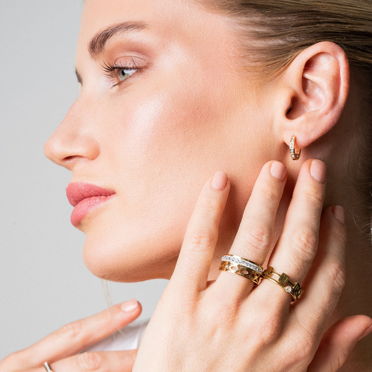 ARIELLE Gouden Zirconia Hoops